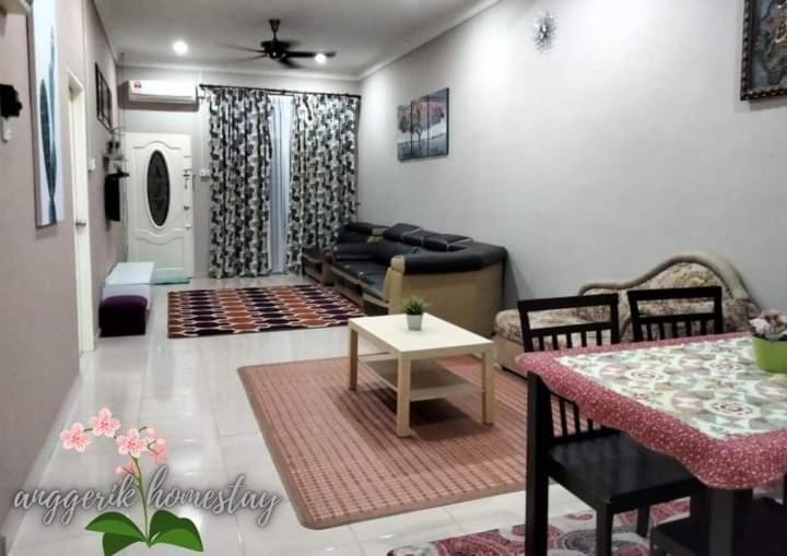 Anggerik Homestay Dungun Kampong Sura Tengah Екстер'єр фото