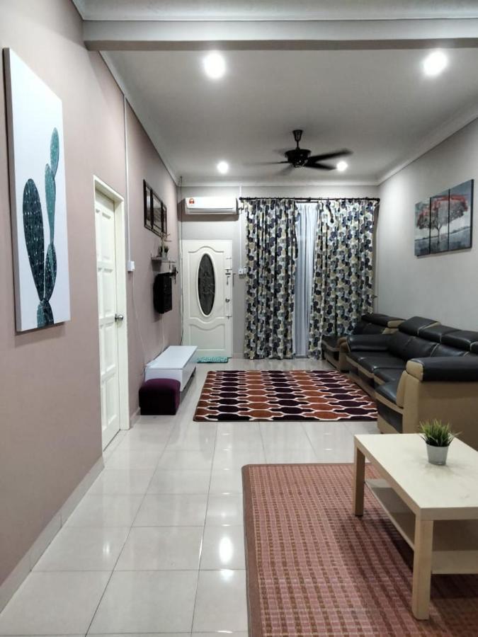 Anggerik Homestay Dungun Kampong Sura Tengah Екстер'єр фото